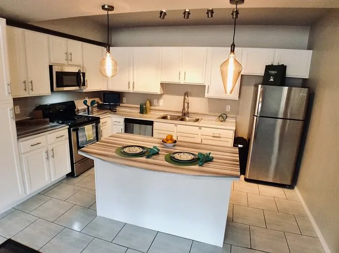Crown Lone Oak Apartment Homes — Photo 17