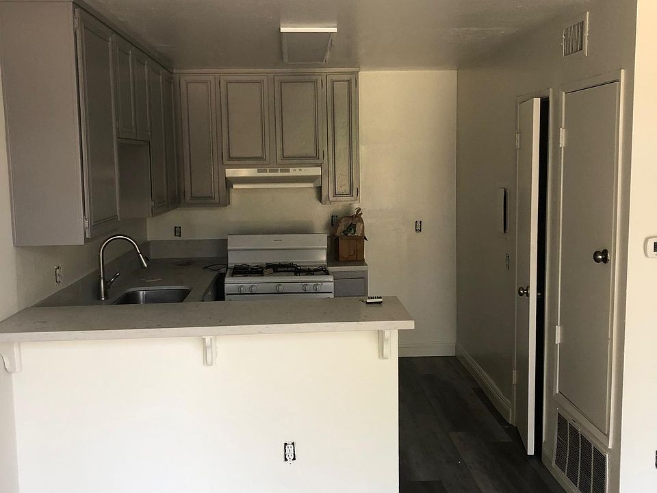 1st image of 1046 Cabrillo Park Dr APT B