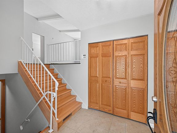 4th image of 900 Evergreen Trl