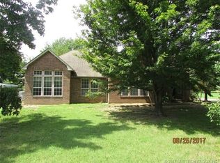 25688 S Brandon Terrace Dr, Claremore, OK 74019