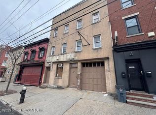 1256 Bay St, Staten Island, NY 10305
