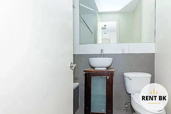 Rented by RENTBK LLC | media 15