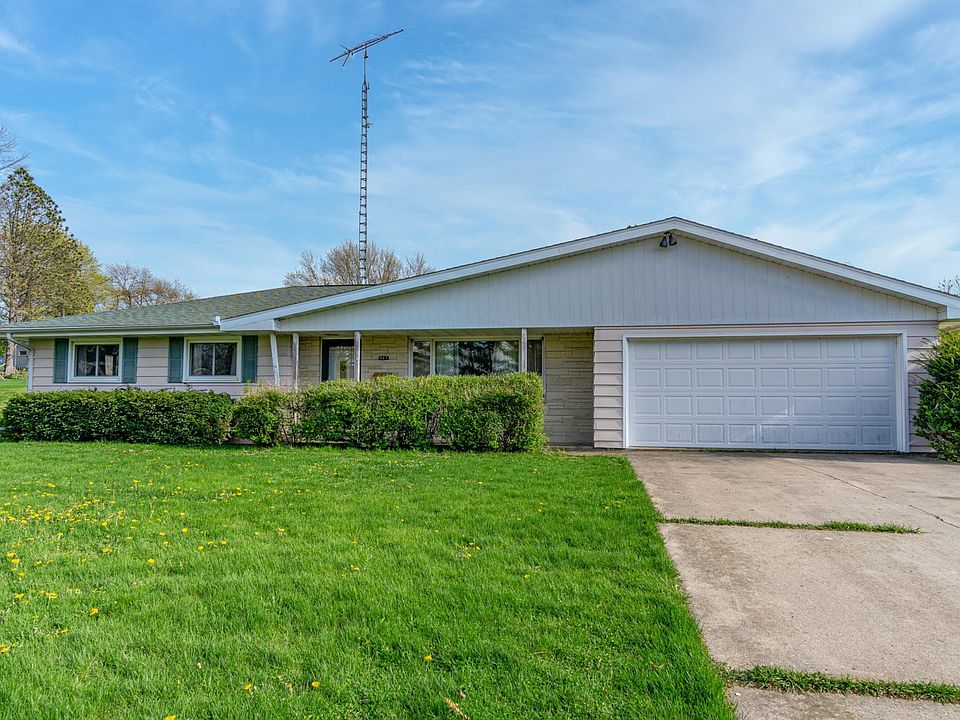 1st image of 427 Willow Cir