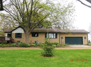 7352 E McGregor Rd, Byron, IL 61010