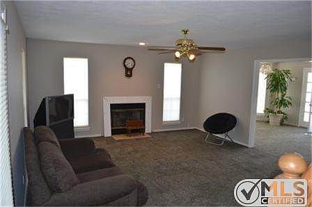 4th image of 203 N Coleman St