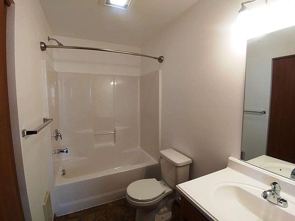 3rd image of 903 11th St E Unit H3