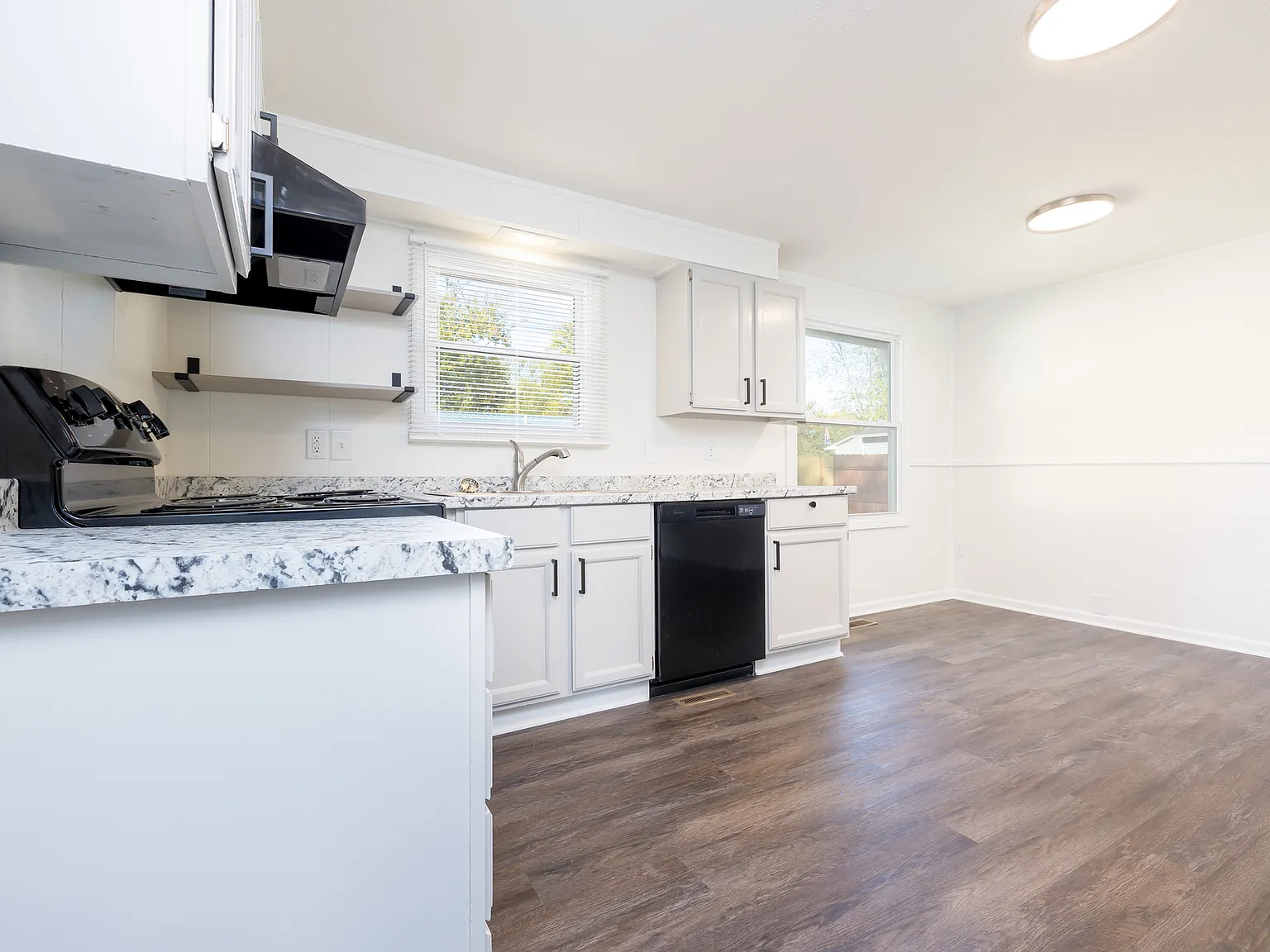 3 bed, 1056 sqft, $1,700 — Photo 4