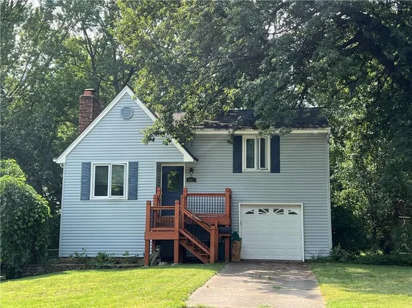 4317 Sycamore Dr, Roeland Park, KS 66205