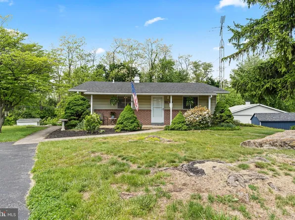 1123 Outer Dr, Hagerstown, MD 21742