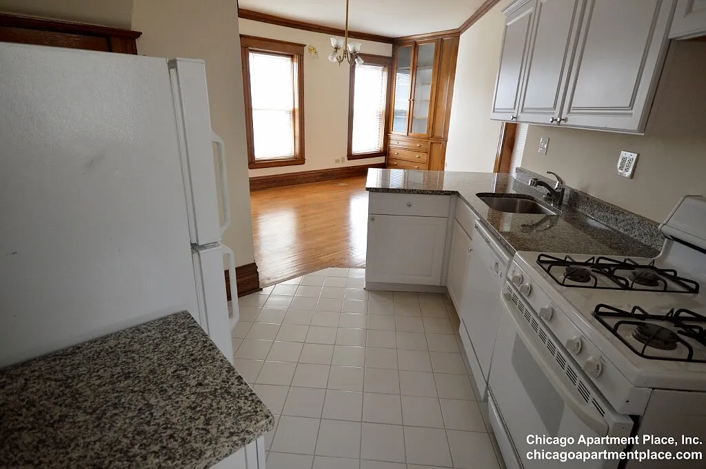 4 bed, 3.0 bath, $4,495 — Photo 3