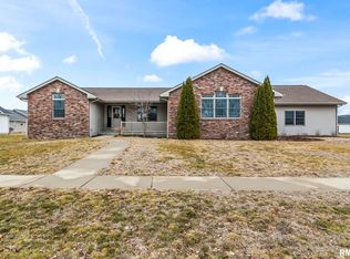 1115 Lost Tree Dr, Sherman, IL 62684