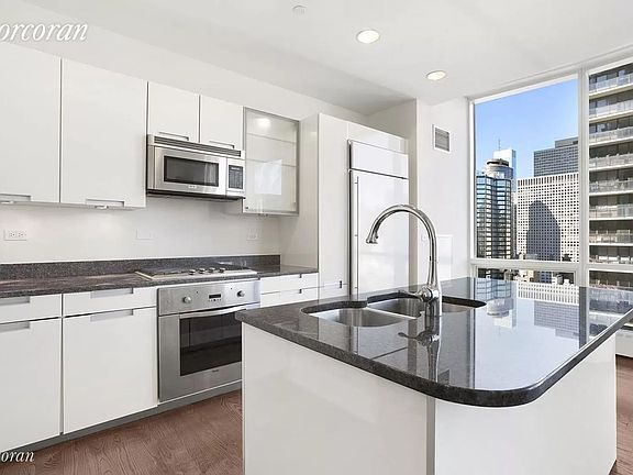 4th image of 250 E 49th St #19C