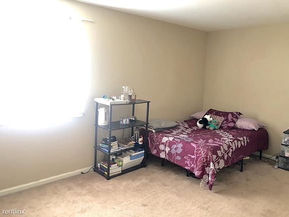 5th image of 610-12 S American St #4