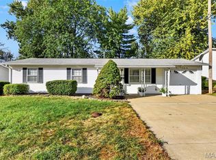 11075 Saxonhall Dr, Bridgeton, MO 63044