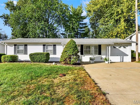 11075 Saxonhall Dr, Bridgeton, MO 63044