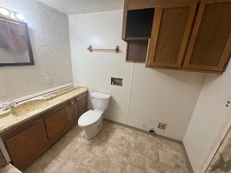 595 SW Birch Pl #C — Photo 6