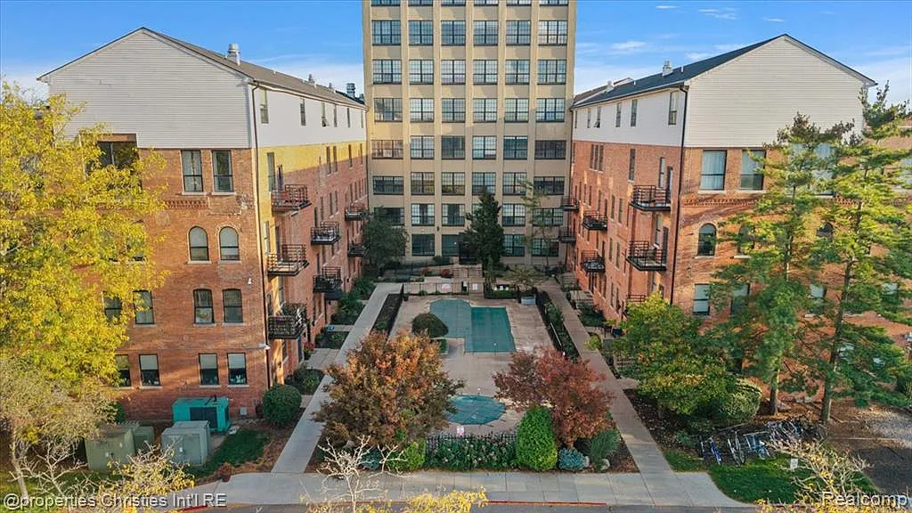 1 bed, 1.0 bath, 1191 sqft, $1,600 — Photo 3