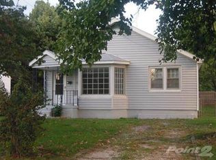 1371 E Thoman St, Springfield, MO 65803