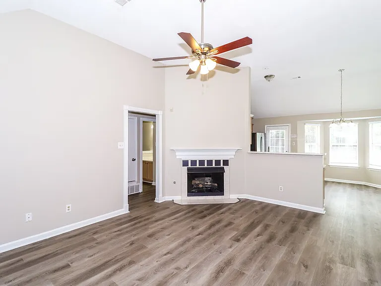 80 Village Dr — Photo 4