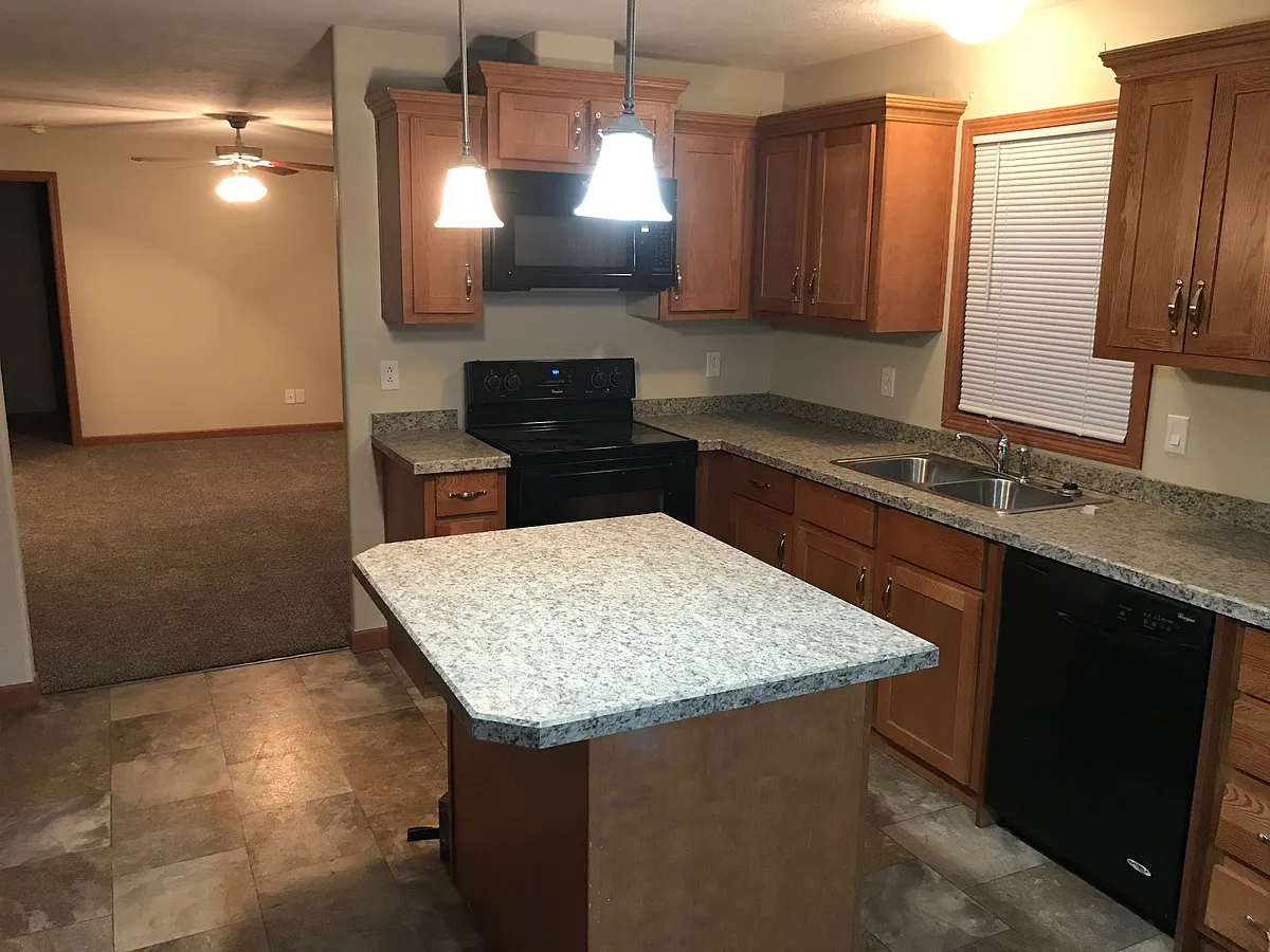 Kitchen - 12412 59k St NW