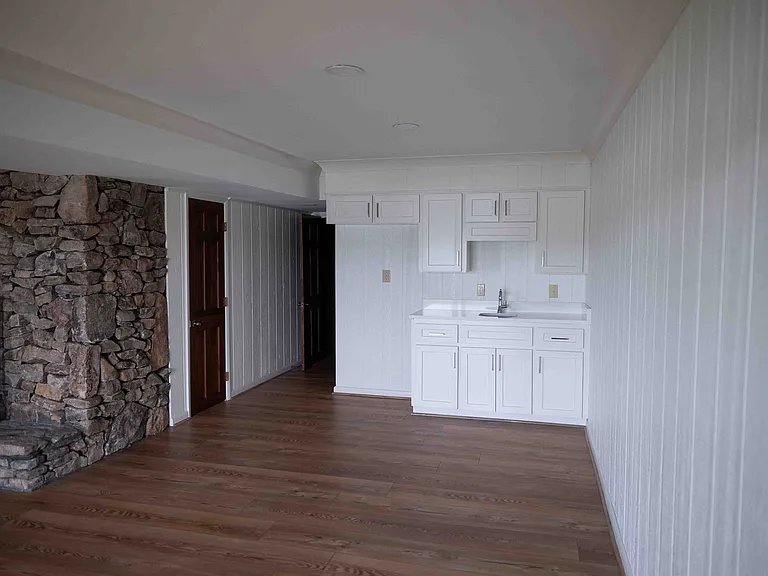 418 Riverton Dr — Photo 6