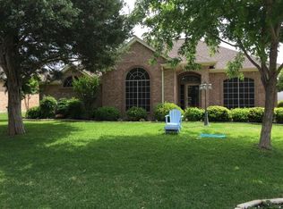 1004 Evandale Rd, Burleson, TX 76028