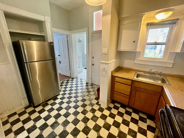 5498 Hays Street — Photo 9