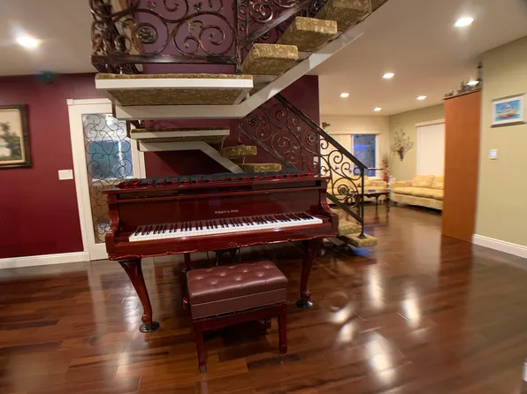 (undisclosed Address), Anaheim, CA 92804