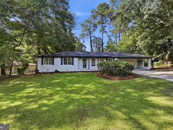 169 Robin Hood Dr, Newnan, GA 30263