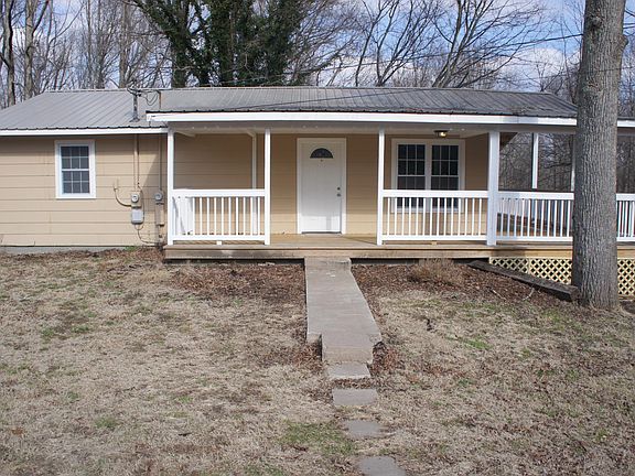 Good sized front yard with plenty of off street parking