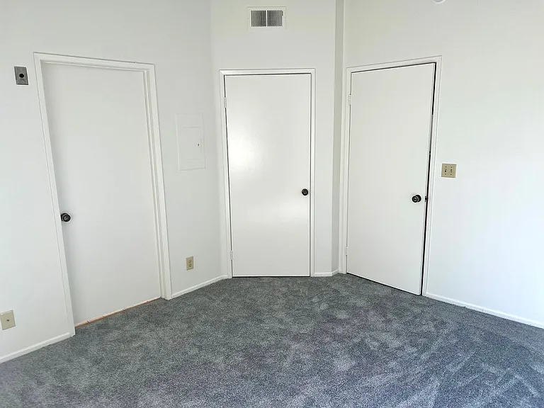 17806 Kinzie St. — Photo 13