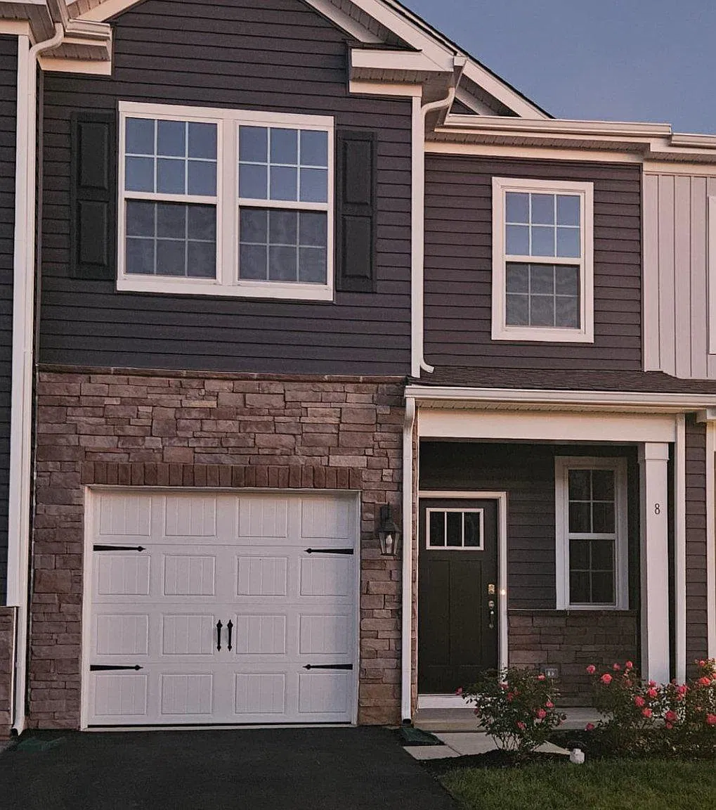 3 bed, 2.5 bath, 1486 sqft, $3,000 — Photo 1