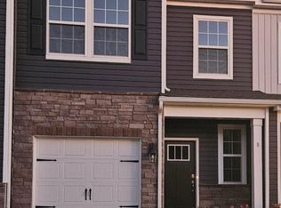 8 Elliot Ln, Mount Holly, NJ 08060