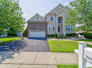 30 Violet Ct, Monroe Township, NJ 08831