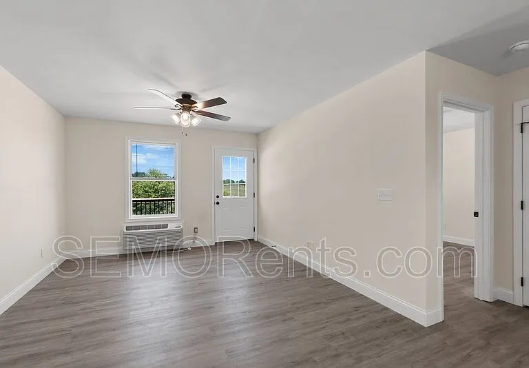 222 Coles Hls #302 — Photo 7
