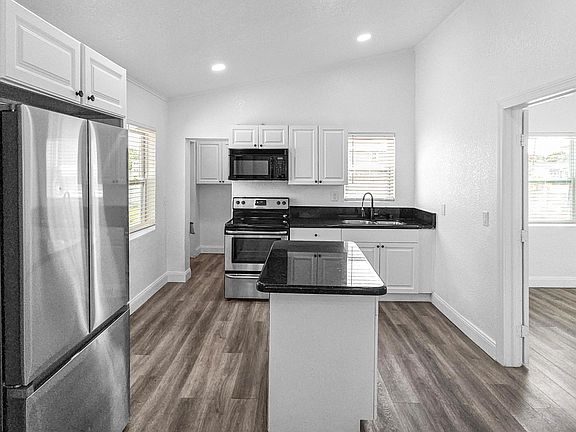 3rd image of 1801 N 25TH Street