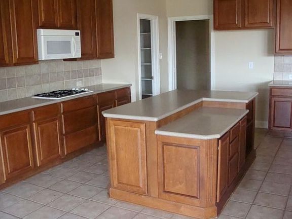 3rd image of 1920 Pecan Valley Dr