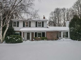 831 E Buttles Pl, Bayside, WI 53217