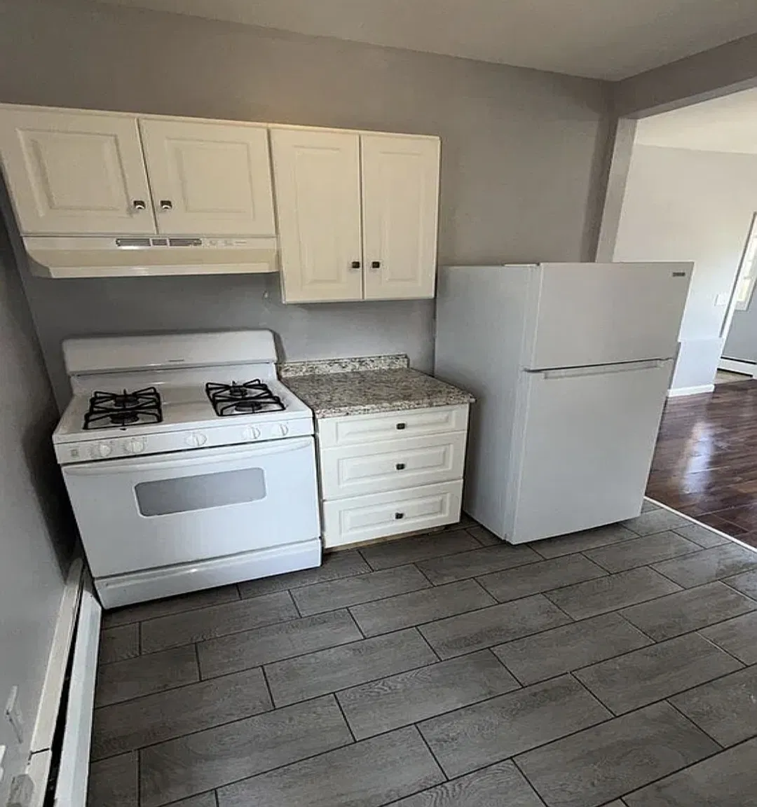2 bed, 800 sqft, $1,595 — Photo 3