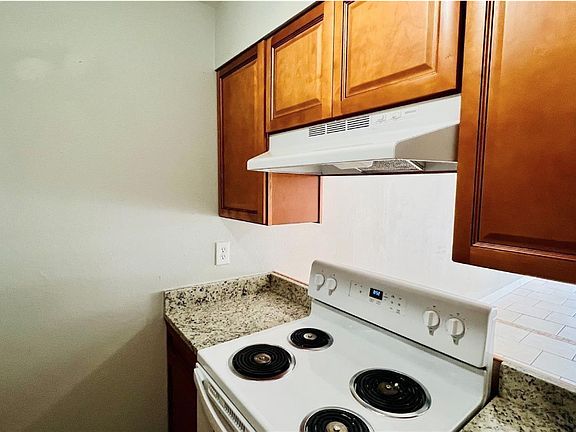 5th image of 3080 SE 50th Ct APT C