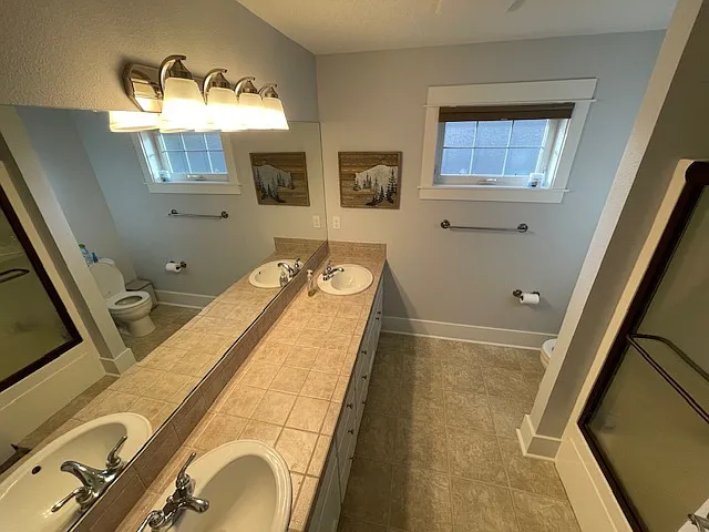 2593 NE Robinson St — Photo 3