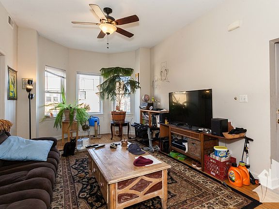 3rd image of 1114 N Rockwell St #2