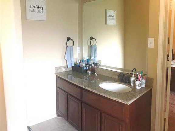 4th image of 913 Sage Meadow Dr