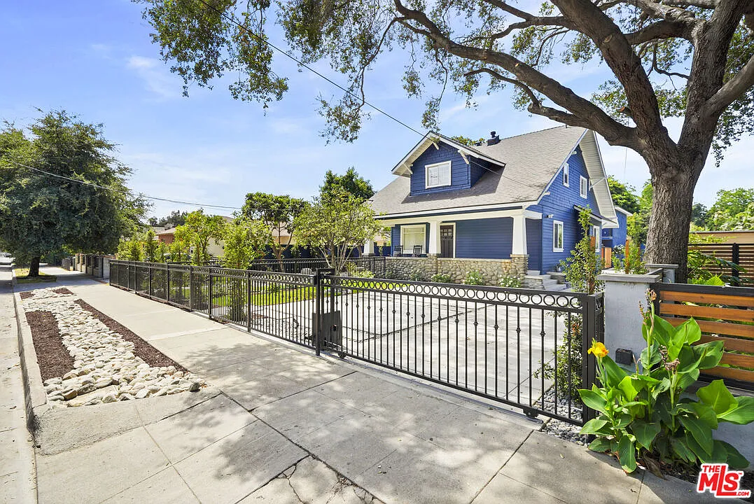 4 bed, 2.0 bath, 1200 sqft, $4,400 — Photo 1