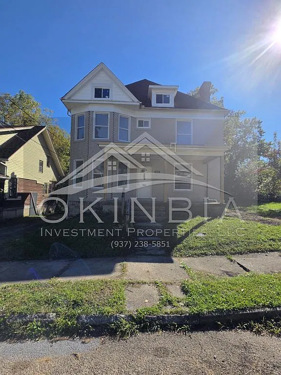 232 Mercer Ave — Photo 1