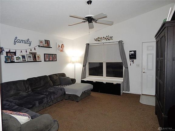 3rd image of 4607 Caprice Dr