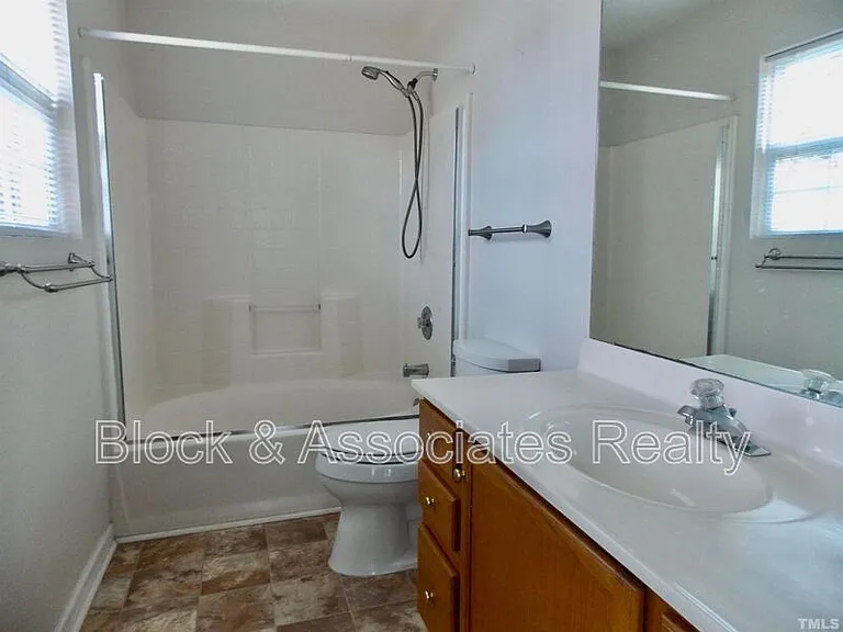 201 Capello Ct — Photo 14