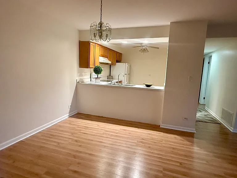 4424 Euclid Ave #1D — Photo 6