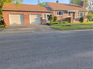 225 60th St, Niagara Falls, NY 14304