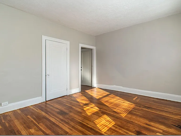17001 Madison Ave — Photo 7